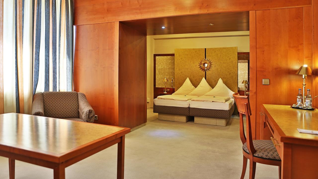 Hotel Central Frankenthal  Ngoại thất bức ảnh