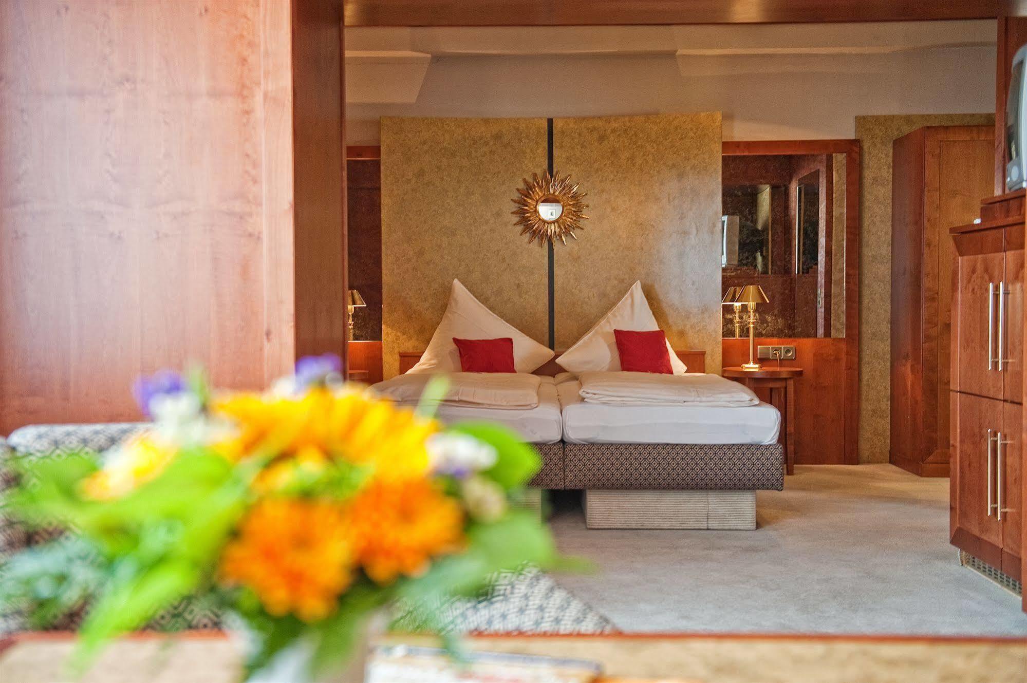 Hotel Central Frankenthal  Ngoại thất bức ảnh