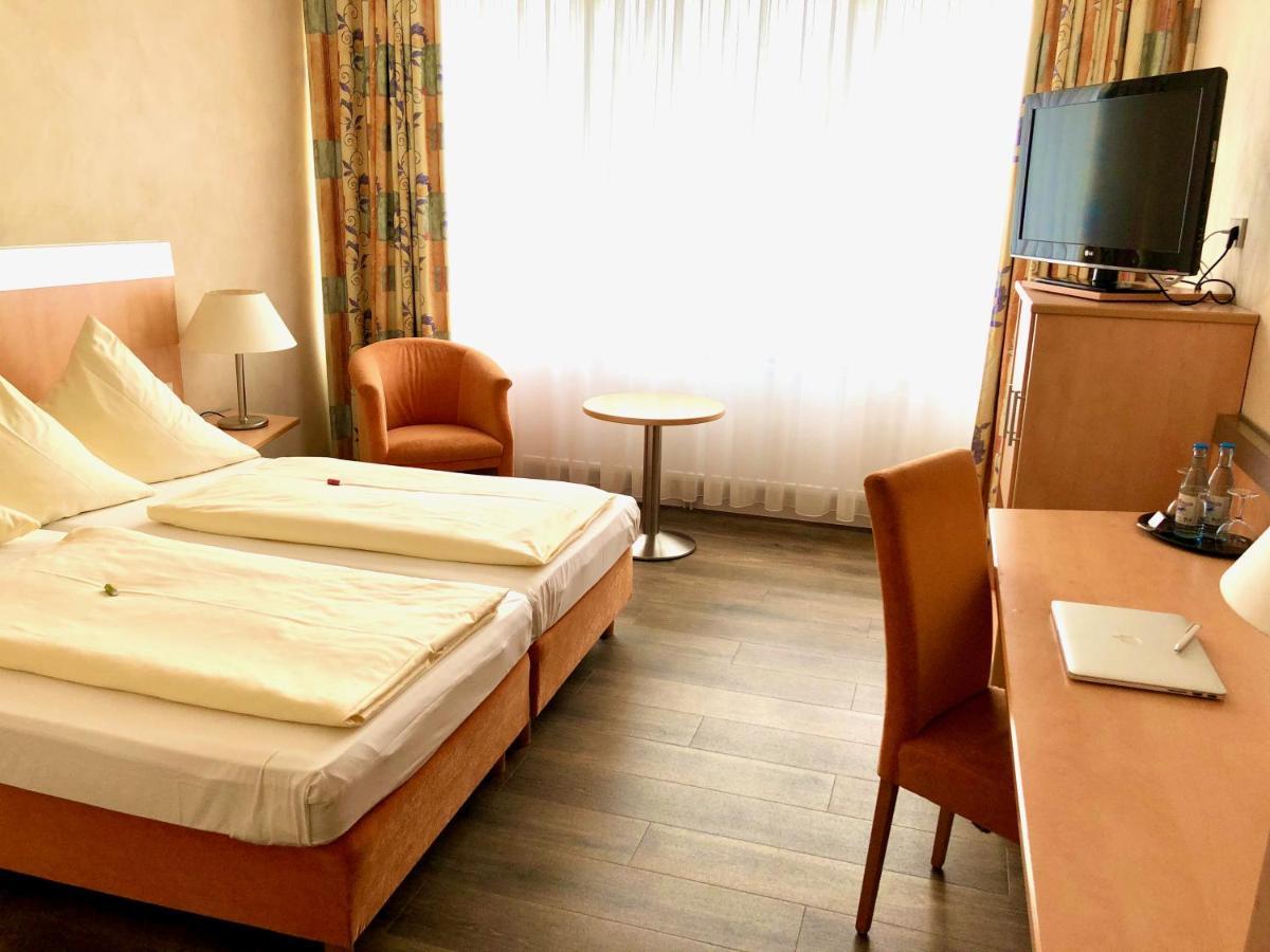 Hotel Central Frankenthal  Ngoại thất bức ảnh